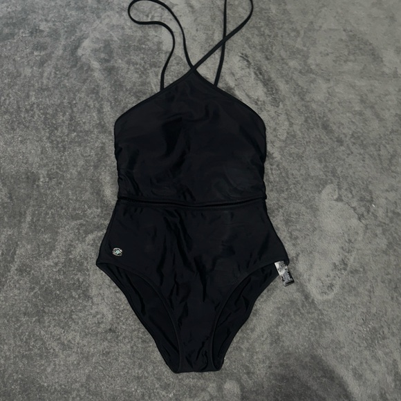 Biliblond Elegant Black One-Piece Swimsuit - Picture 2 of 5